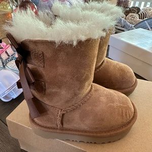 Toddler UGGS like new